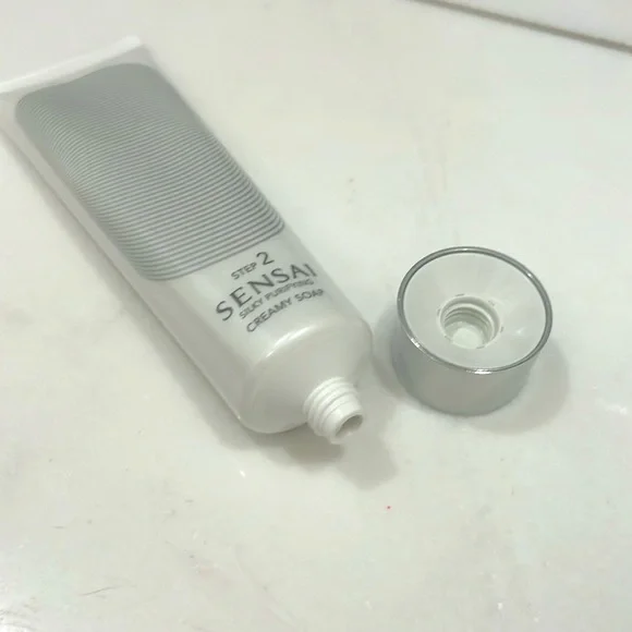 SENSAI Silky Purifying Creamy Soap 125ml (4.3 oz) - Picture 4 of 4